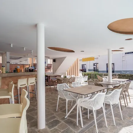 Golden Bay Boutique & Apartahotel 4*