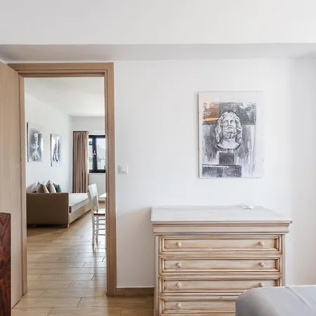 Golden Bay Boutique & Apartahotel