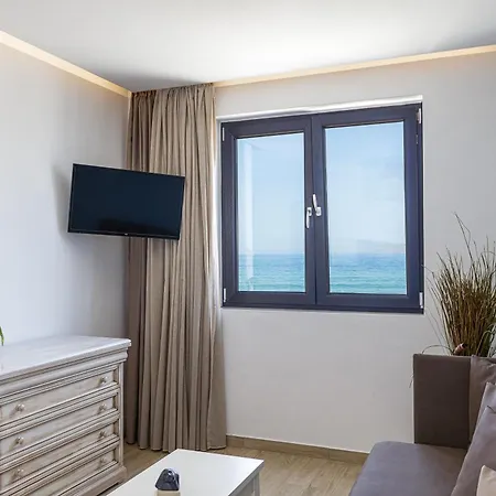 Golden Bay Boutique & 4* Kokkini Hani